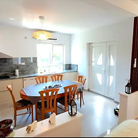 Alpine فيلة Valjiosi